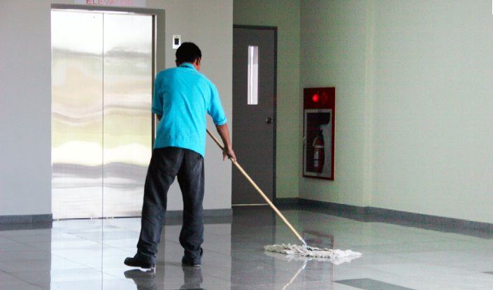 Curățenie în blocuri